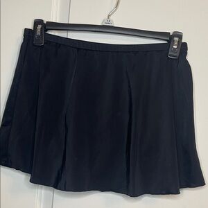 Trim ShaperSize 14 Black Swim Bottom Skirt with built in underwear